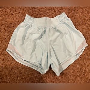 Lululemon 4” Hotty Hot shorts